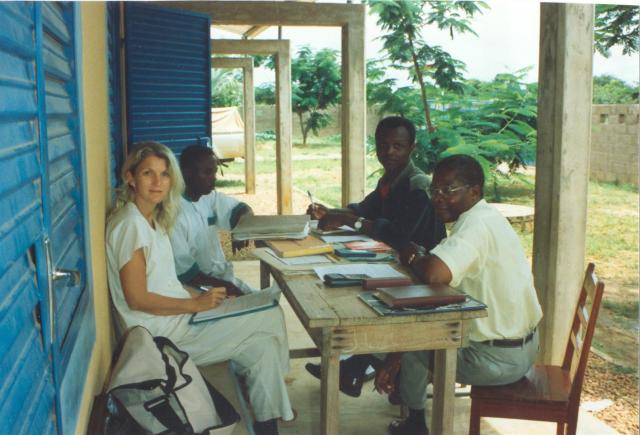 Als Entwicklungshelferin für den Deutschen Entwicklungsdienst (DED) in Benin/Westafrika, 2001.