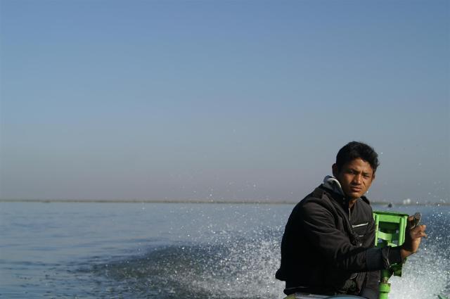 “As a motor boat driver, I earn Kyat 15.000 (15 US-Dollar) for a month and I also receive tips from the visitors. For now our family’s floating garden is left unused. My parents might go back to farming later, but they are still undecided.”  23-year-old motor boat driver 