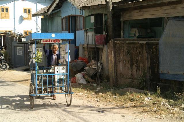 KONICA MINOLTA DIGITAL CAMERA