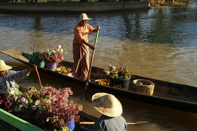 KONICA MINOLTA DIGITAL CAMERA