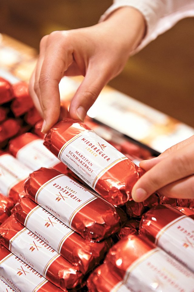 20363-1_Niederegger_Personal_Laden_0050