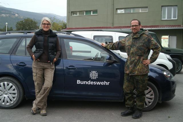Mit dem Presseoffizier der Bundeswehr vor Ort. Hervorragende Organisation meines Besuches.