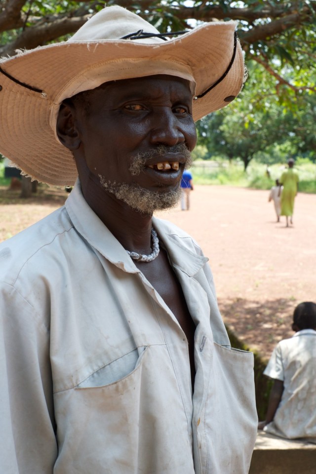 Bismarck Dumba, Lepra-Patient: "Über ein T-Shirt würde ich mich sehr freuen. Auch würde ich gerne mit den Schwestern zu Abend essen und einen Softdrink bekommen."