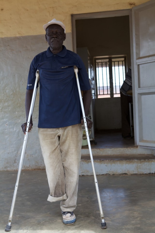 Joseph Klani Cirillo, Krankenpfleger und selbst ehemaliger Leprapatient: "Ich wünsche mir einen extra Anbau an die Gesundheitsstation, damit auch das Gesundheitspersonal eine Bleibe hat." 