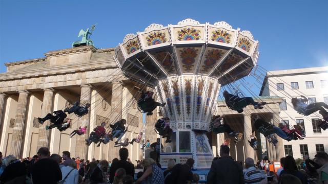 Tag der Deutschen Wiedervereinigung in Berlin./Day of German reunification in Berlin.