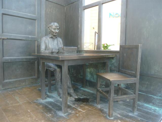 Die Kinderbuchautorin in Bronze in Vimmerby.