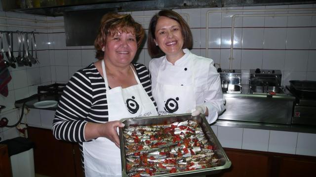 TV-Köchin Jotta Mitsiou-Polychronidou (rechts) hat die Leidenschaft für gutes Essen von ihrer Mutter geerbt.