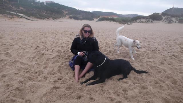 Suzie, owner of Magikvanilla, with her 2 dogs.