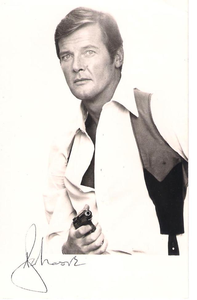 Roger Moore 001