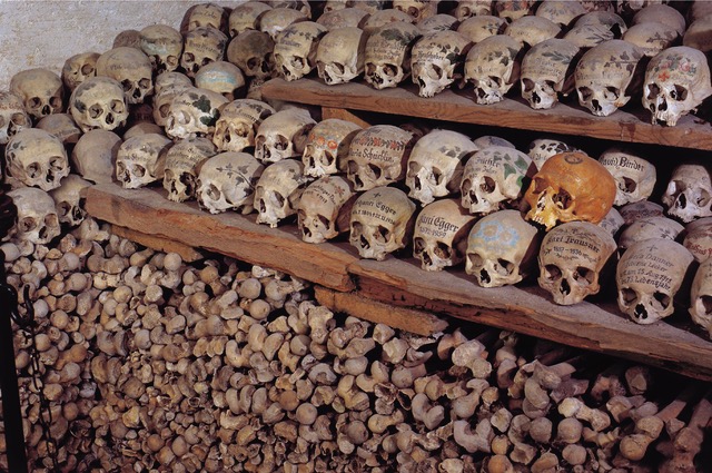 Katholische-Kirche-Beinhaus-Hallstatt-Foto-OOE-Tourismus-Wiesenhofer